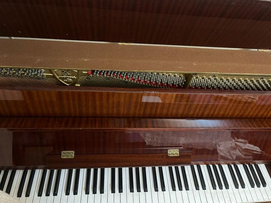 Пианино Petrof в хорошем состоянии