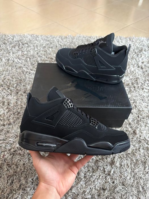 Air Jordan 4 “Black cat” -42,5 / 43