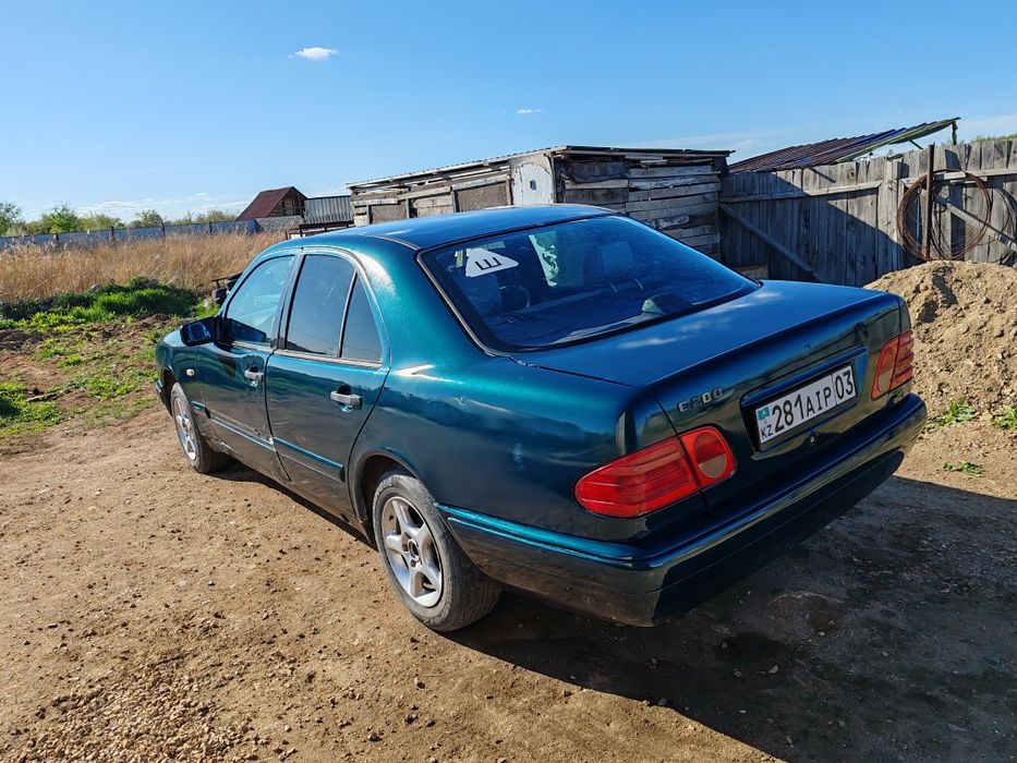 Продам мерседес 210