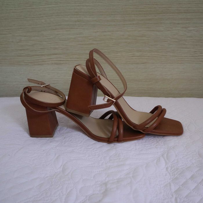 Летни сандали с широк ток и обувки с платформа