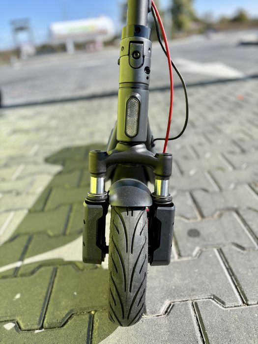 Trotinetă Electrică Ninebot F2 Pro E II - Stare Foarte Bună, Doar 117 km Parcurși