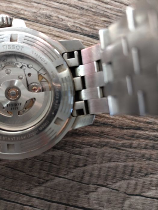 Часовник Tissot почти като нов.