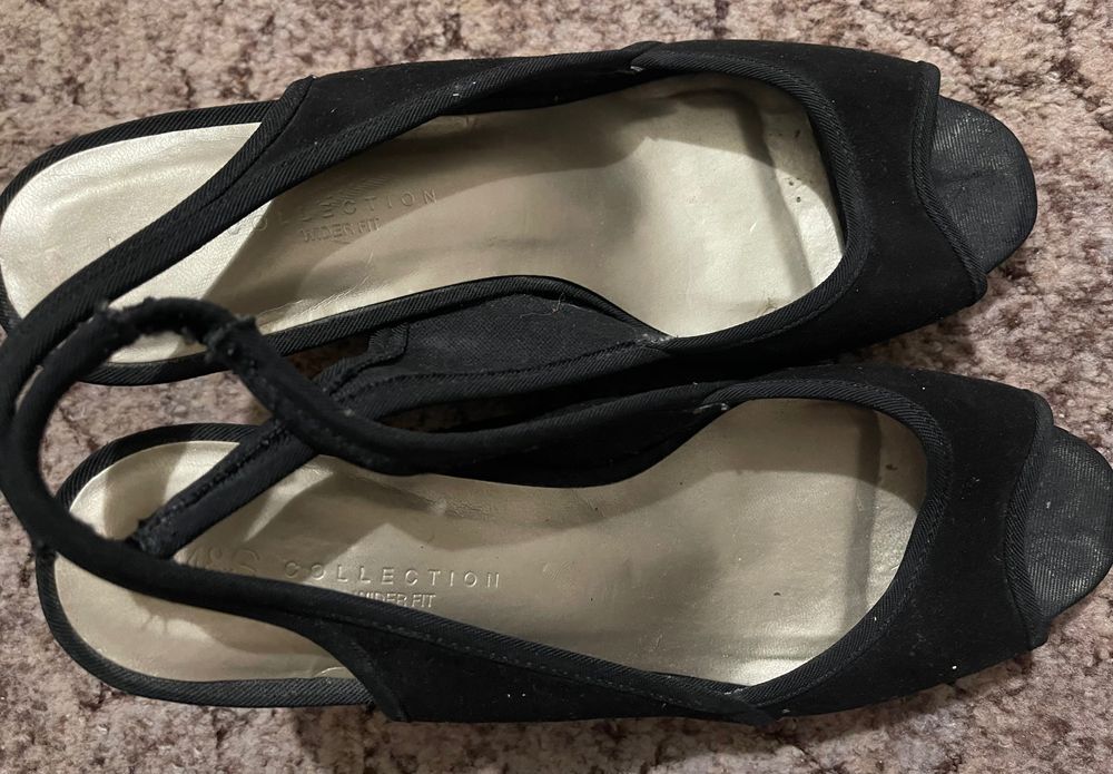 Дамски Сандали, черни, в отлично състояние
