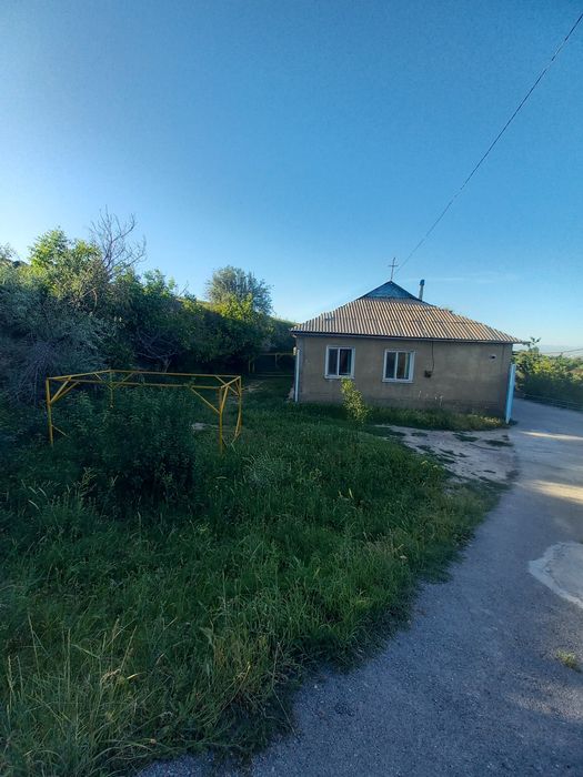 Үлкен үй, бау -бақшасы мен, баня, Гараж, сарай