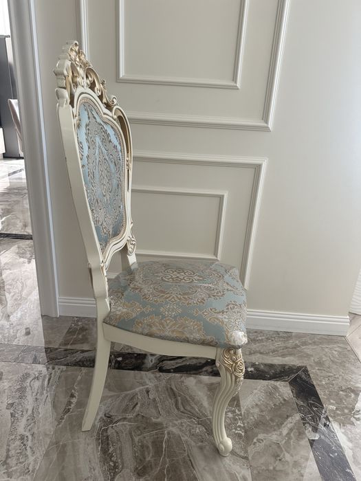 Продам стол со стулями