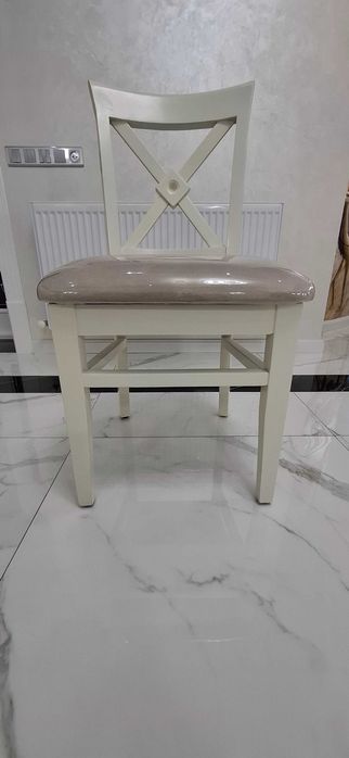 Столы и стулья для кафе и ресторанов