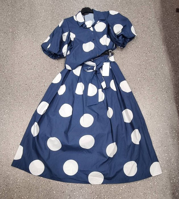 Costum două piese din colecția de primăvară Italia