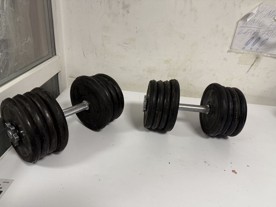 Gantere reglabile cauciuc noi 12 kg+12 kg=24 kg. Pret 200 lei