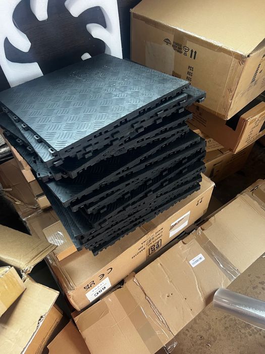 Aranjor scule sau încălțări +podea pentru garaj