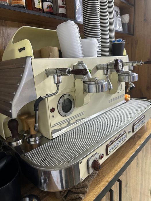 Продается профессиональная кофемашина
