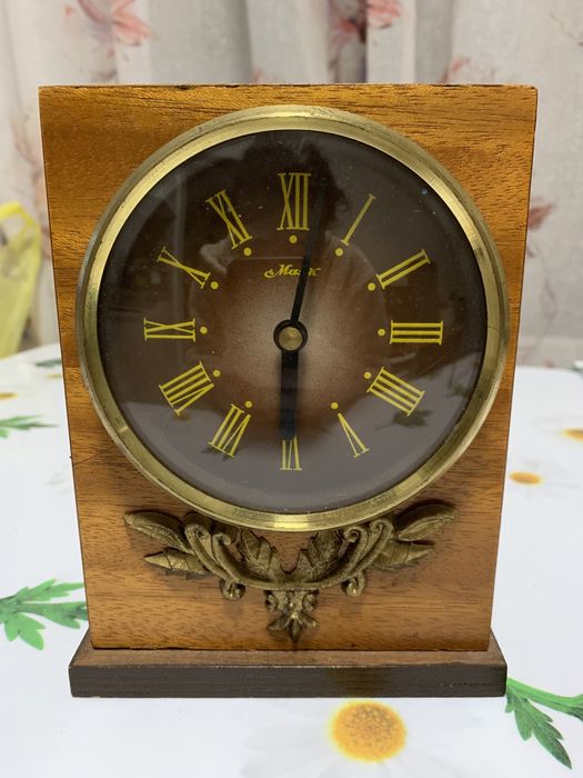 Настольные механические часы «Маяк» СССР