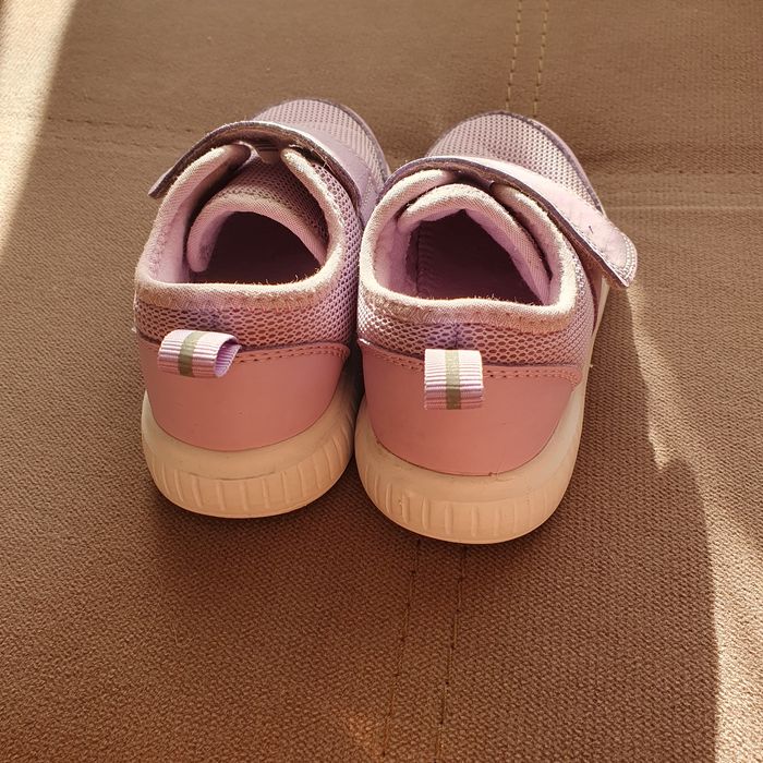 Ботинки, кроссовки, сапоги на девочку