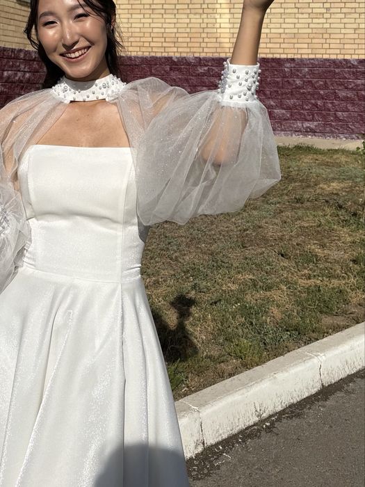 Элегантное белое платье