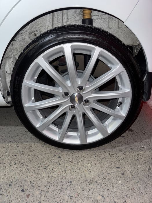 355$ Coblt Diska \ Balon R17 205/40/17 Archa