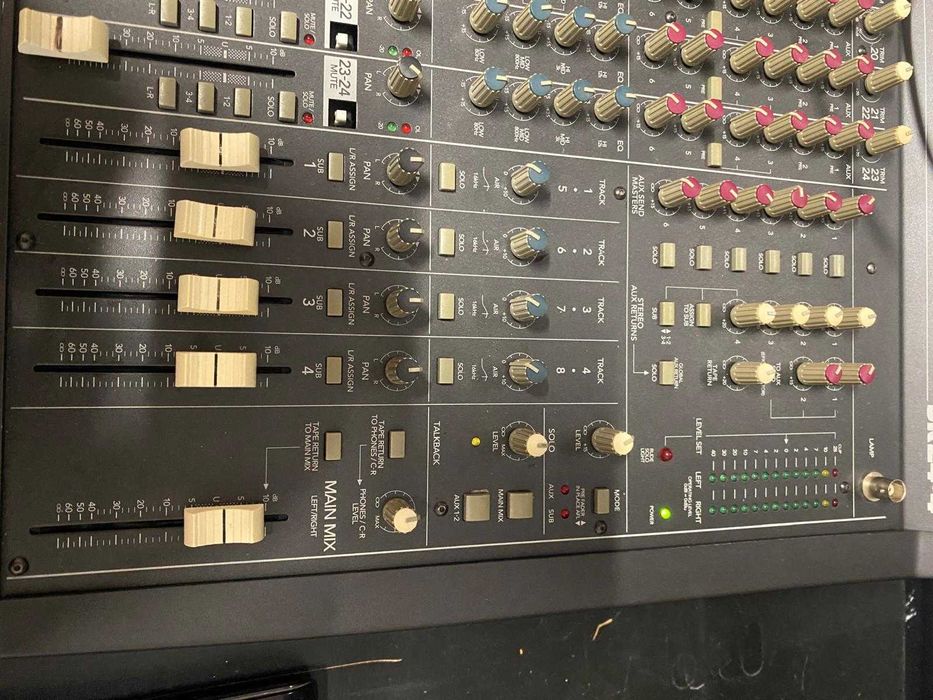 mixer  MACKIE 24.4.2 4 BUS MIXING CONSOLE SR24.4