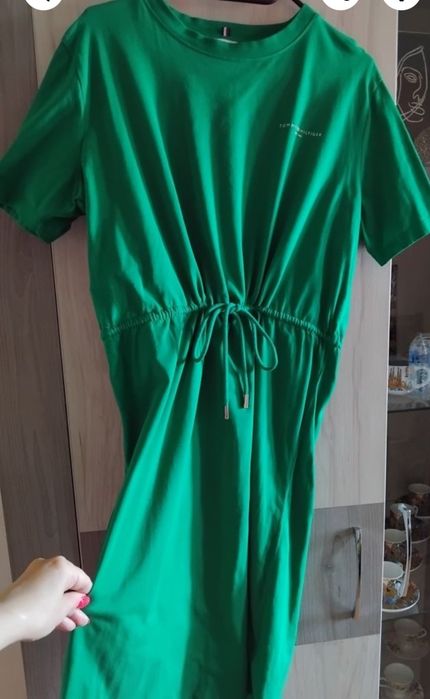 Чисто  нови костюми от 2 части