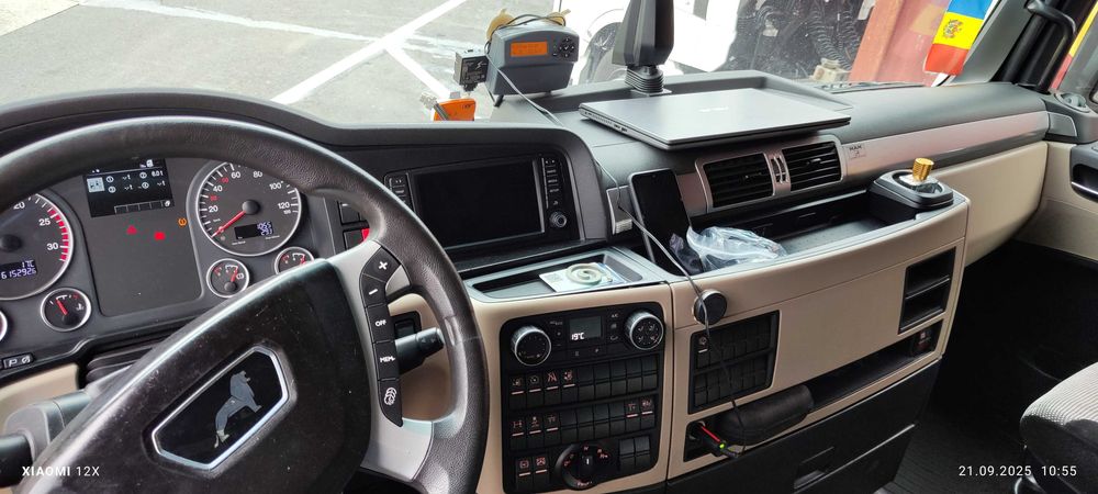 MAN TGX 500 (2 unități)