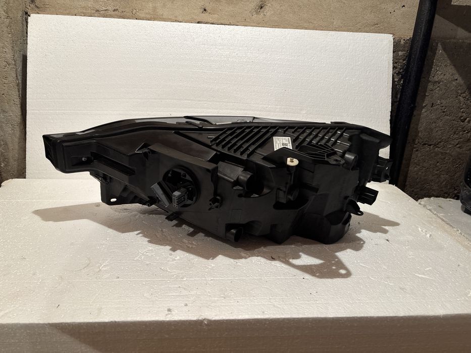 Десен фар Volvo XC60