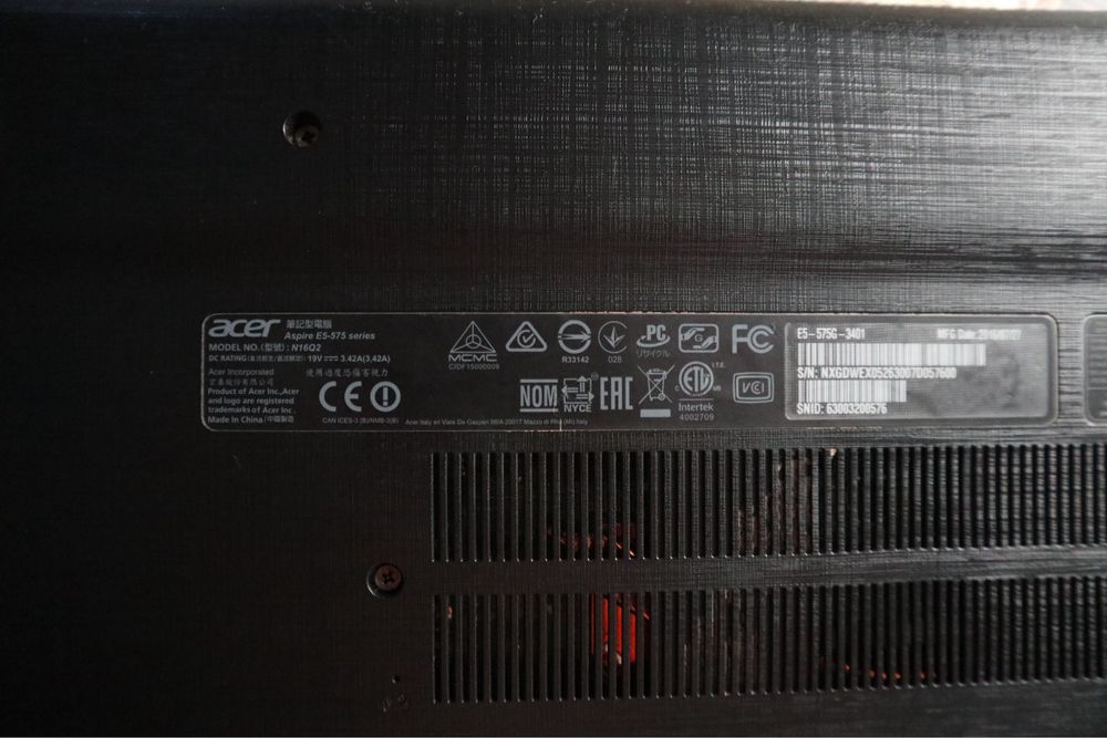 Acer Aspire E5-575G – i3 / 8GB RAM / NVIDIA 940MX