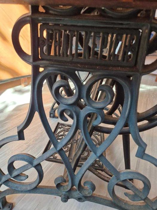 FRATI KEPICH masina de cusut antica