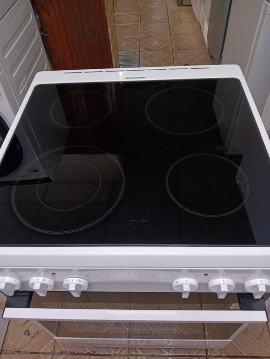 Свободно стояща печка с керамичен плот Gorenje 2годиниГаранция