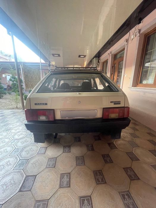 Машина  лада   09