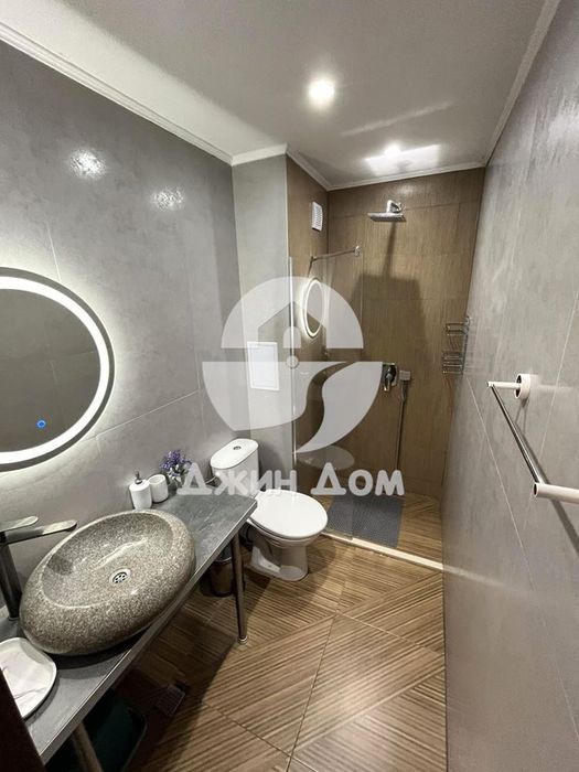 Двустаен апартамент с ГЛЕДКА МОРЕ в жилищна сграда, гр. Созопол