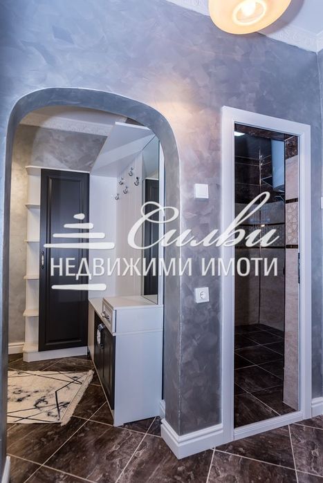 Дава се под наем Тристаен апартамент в Шумен, Военно училище - 80 кв.м за 433.5 € - Снимка #9