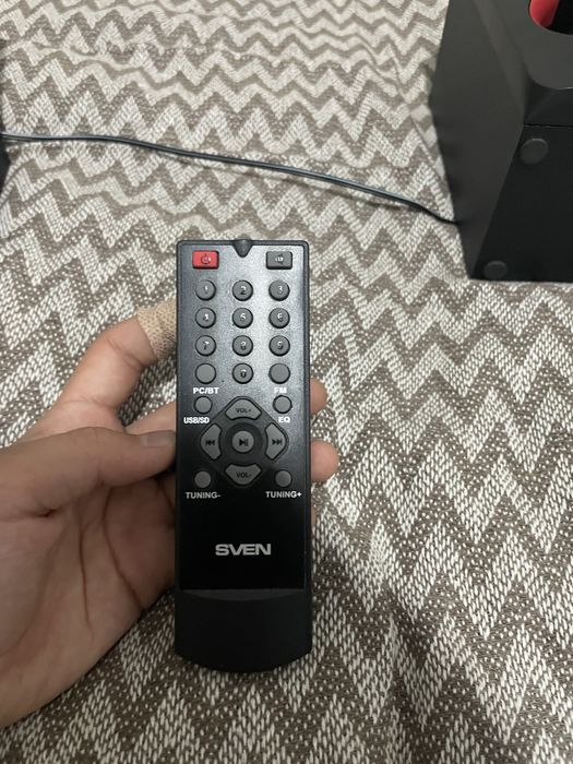 продам колонки рабочие sven ms-304 черно красные