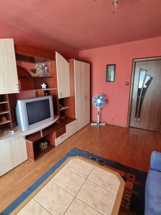 De închiriat apartment 2 camere.