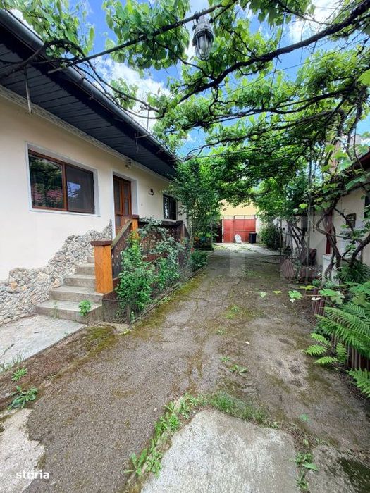 Casa de vanzare, 5 camere, 175 mp, Sercaita-Brasov