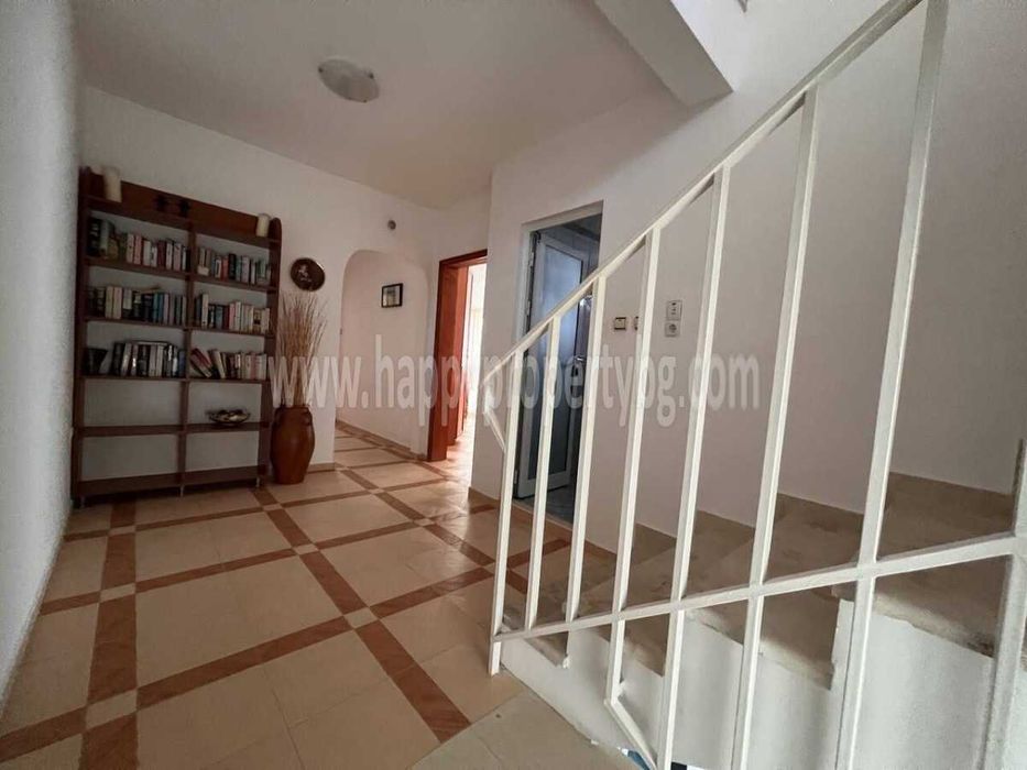 Продава се Къща в Свети Влас - 184 кв.м за 1142 €/кв.м - Снимка #2