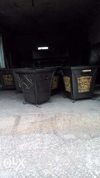 Кашпи-метални саксии