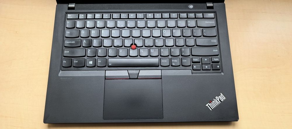 Laptop Lenovo ThinkPad T14_i7 10610U vPRO_32 GB DDR4_4-5h Bateria__NOU