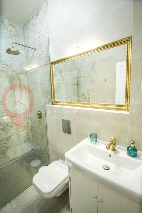 Дава се под наем Тристаен апартамент в София, Център - 90 кв.м за 900 € - Снимка #11