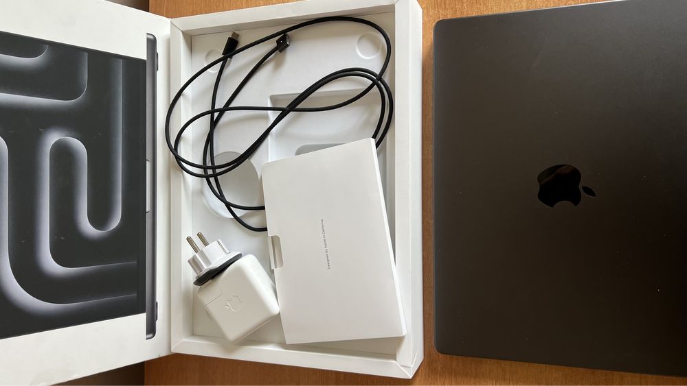 Macbook pro m4 16/512 14-inch spaceblack