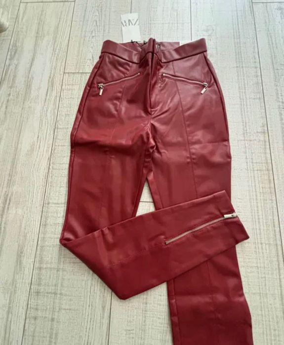 Кожен панталон ZARA, MOHITO в червено и черно