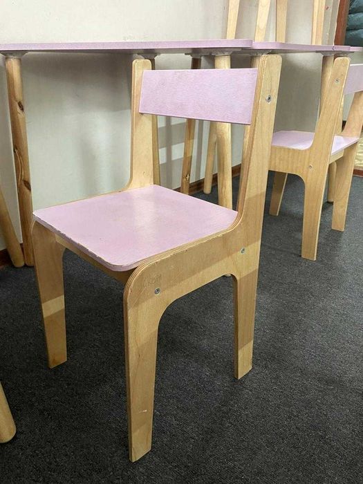 продаются парты ромашка (со стульчиками)