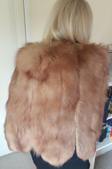 Haina scurta capa blana de vulpe rosie, vintage, par lung, tiv crestat