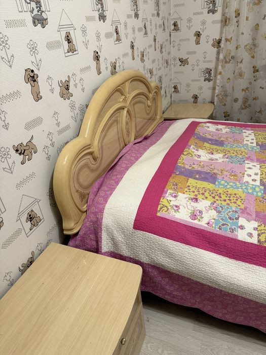 Спальный горнитур(диван, комод,2тумбочки)