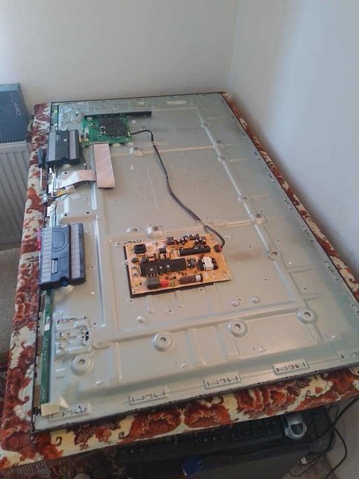 Vand TV Samsung UE58TU7102K