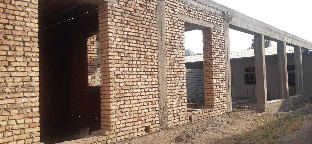 Uy sotiladi Berdi ota choyxonasi orqasida