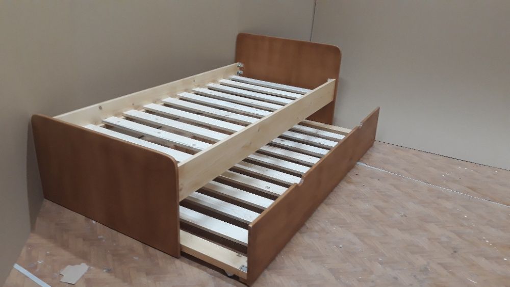 TRANSPORT GRATUIT.Pat din lemn masiv cod 151