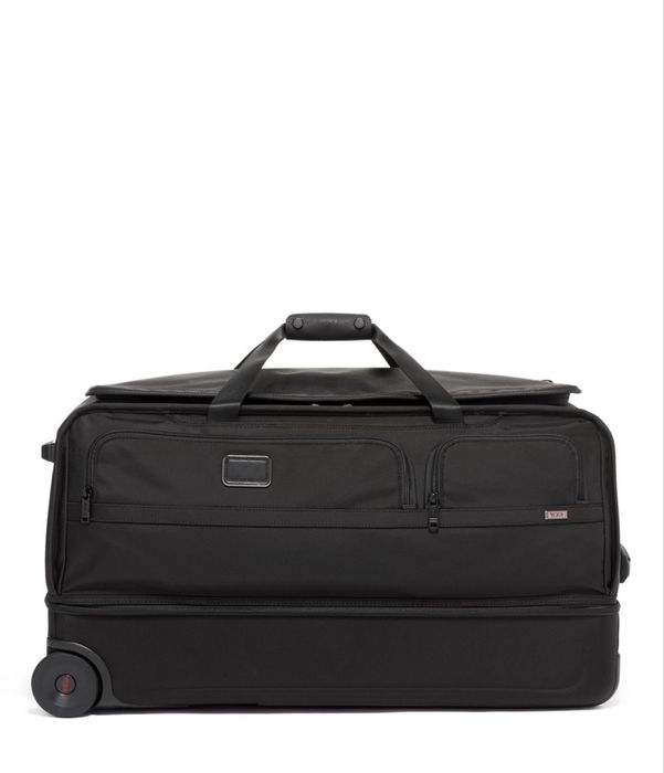 Tumi Alpha 2 Large Duffel — премиум-чемодан для путешествий.
