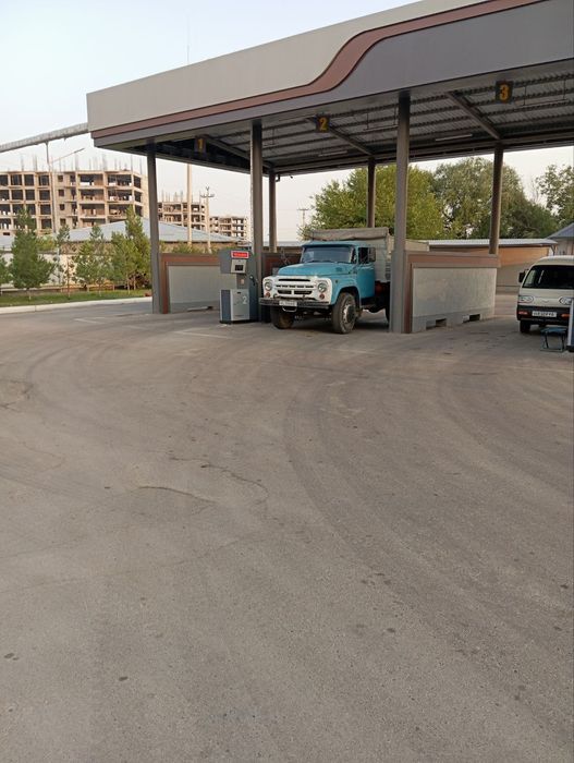 Zil samosval sotiladi