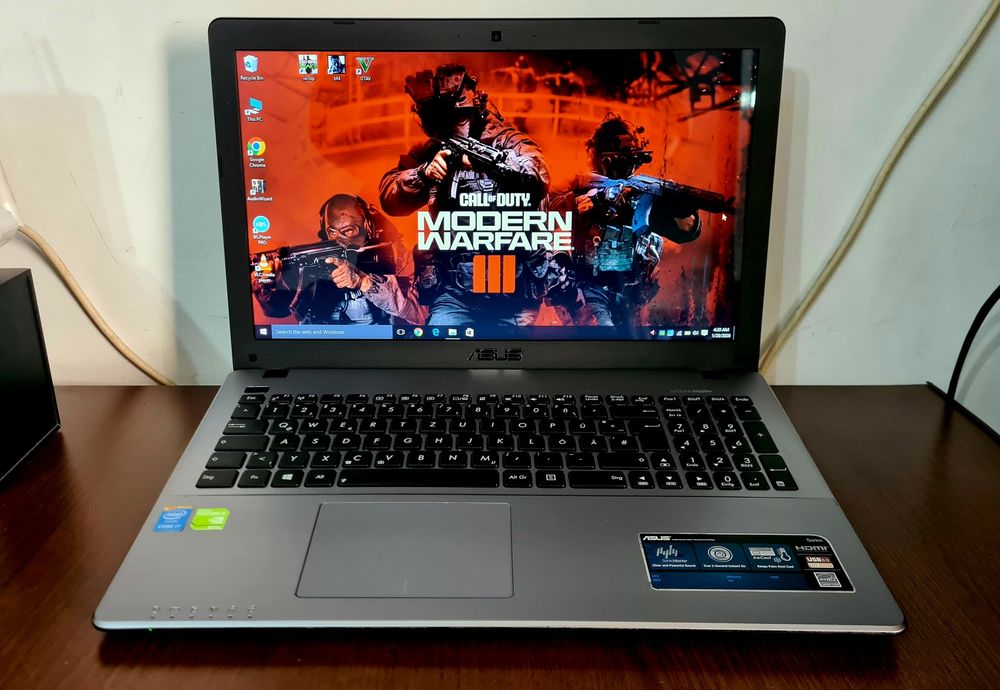 Laptop Gaming Asus X550LD  - Bateria tine 8 ore