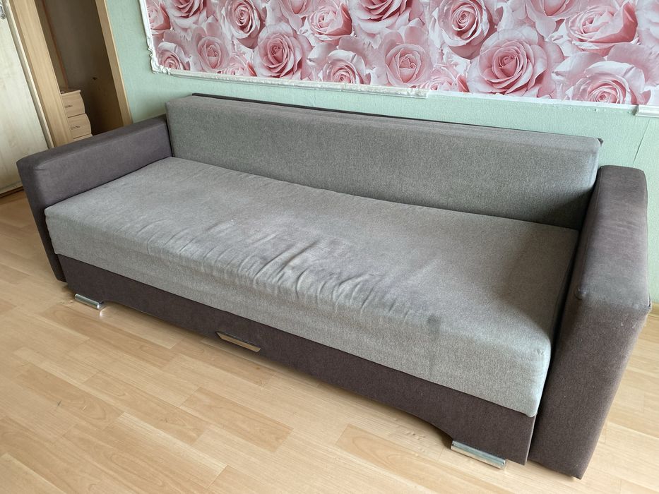 Продам диван раскладной.