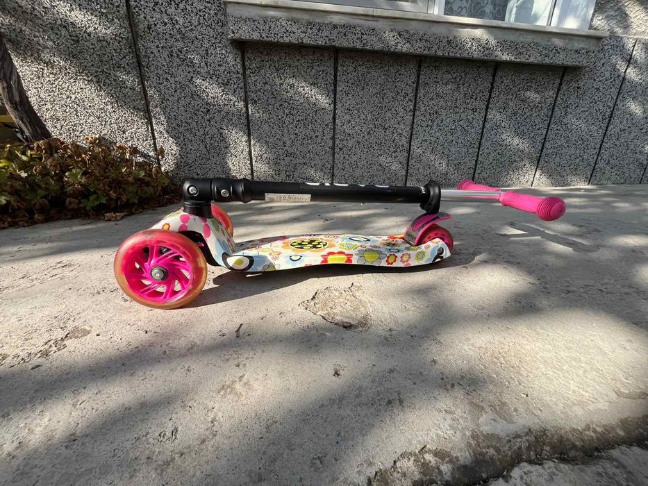 Тротинетка Lorelli Rapid със светещи гуми