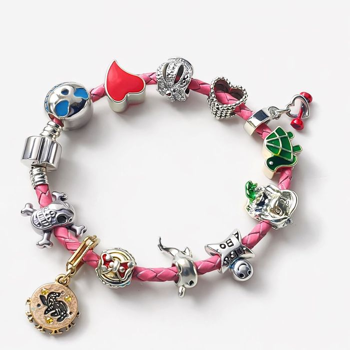 Гривна и талисмани Пандора