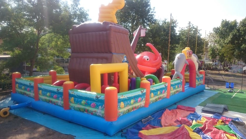 Надуваем атракцион/батут